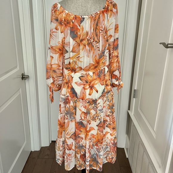 NWT! Figueroa & Flower Orange Tropical Print Smocked
Midi Dress -Plus Size 1X - Picture 9 of 14